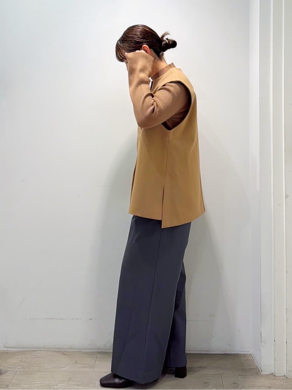 sumicaさんの「OPAQUE.CLIP｜ベルト付きタックワイドパンツ【洗濯機OK】」を使ったコーディネート