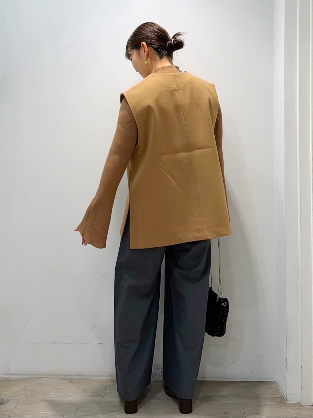 sumicaさんの「OPAQUE.CLIP｜ベルト付きタックワイドパンツ【洗濯機OK】」を使ったコーディネート