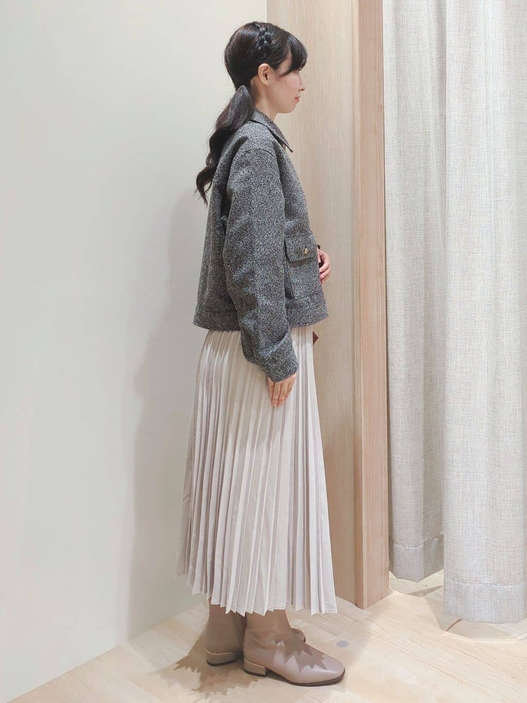 Yuiさんの「grove｜カジュアルに羽織れる、大人のツイードトラックジャケット」を使ったコーディネート