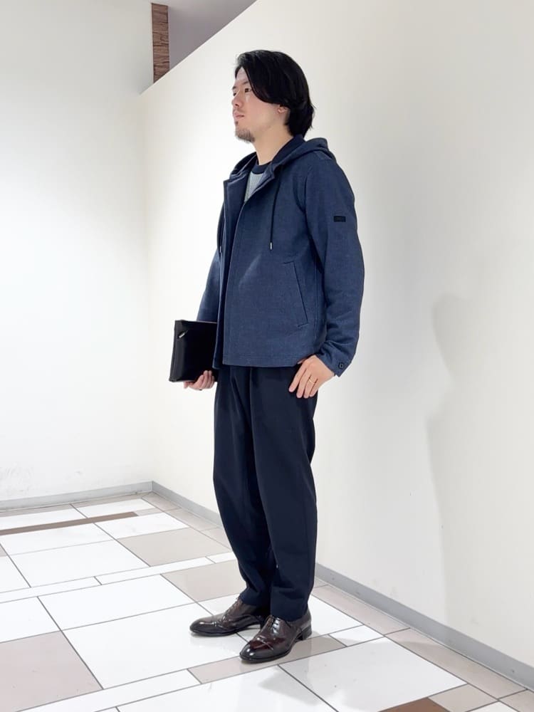 及川さんの「TAKEO KIKUCHI｜【JUST ONE LAYER】ダウンファブリックZIPパーカー」を使ったコーディネート