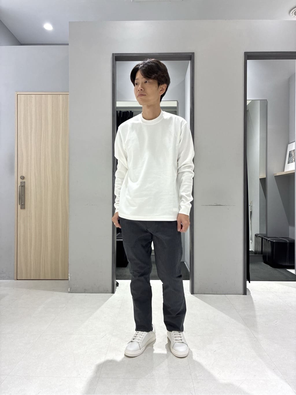 わいずみさんの「TAKEO KIKUCHI｜【抗菌防臭/シーズンレス】シアサッカーギンガムチェック ストレッチシャツ」を使ったコーディネート