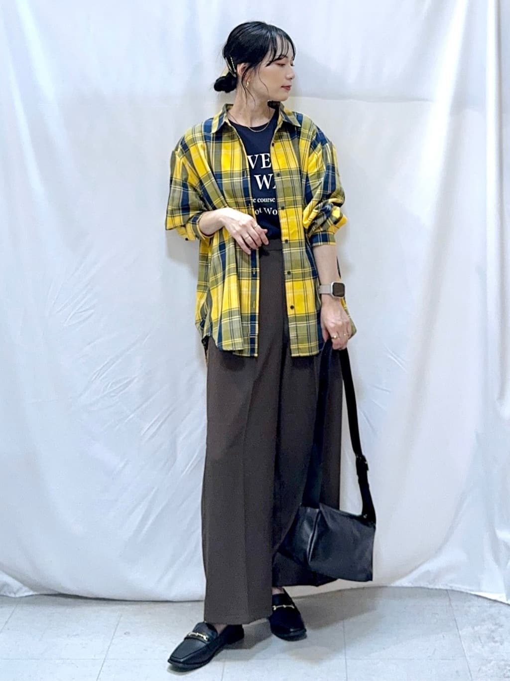 𝐇𝐢𝐫𝐨𝐦𝐢さんの「SHOO･LA･RUE｜【洗濯機可/S-LL】程よい抜け感 大人のチェックシャツ」を使ったコーディネート