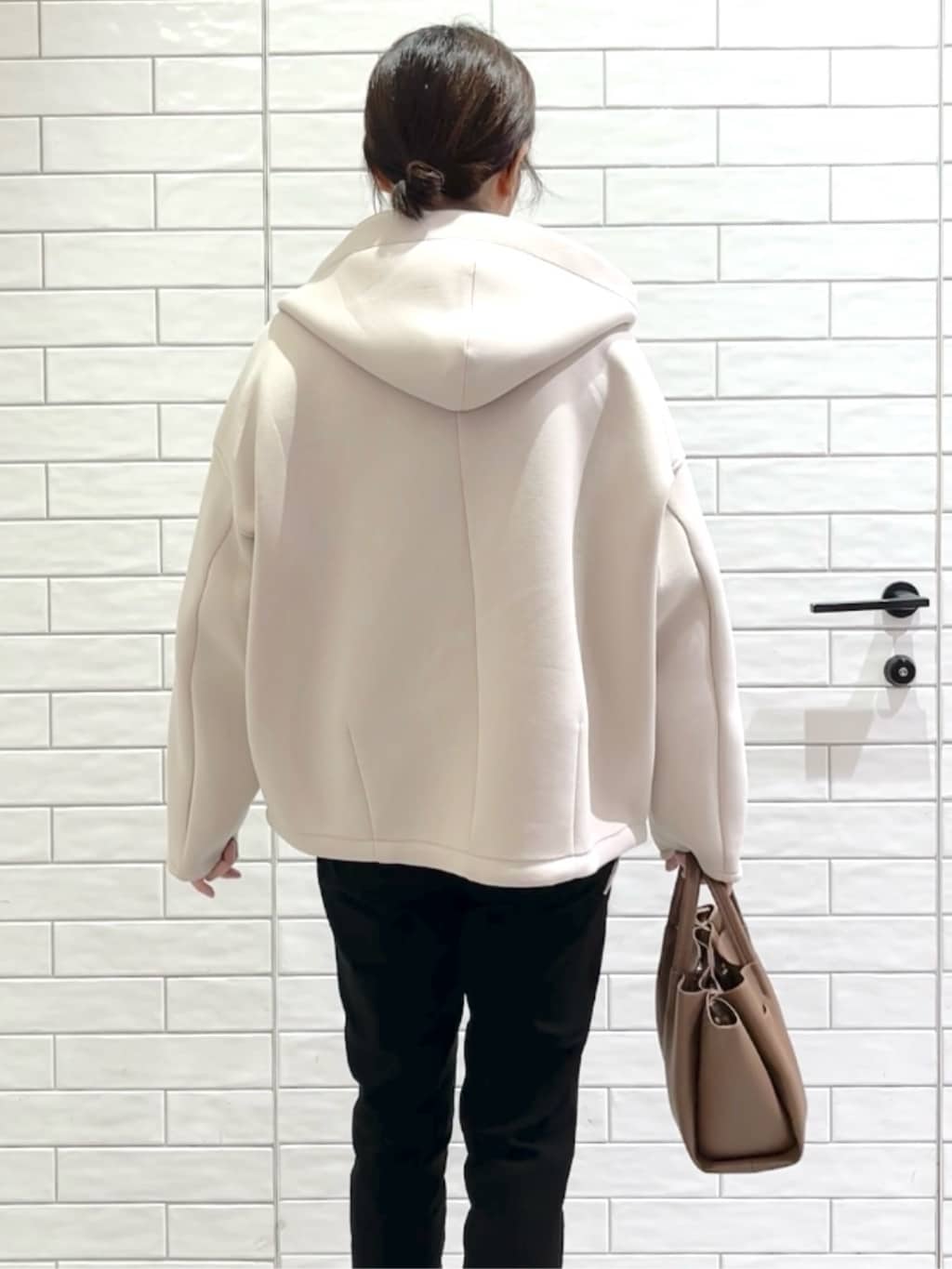 しおりさんの「OPAQUE.CLIP｜裏起毛ハイストレッチイージーテーパードパンツ【洗濯機OK】」を使ったコーディネート