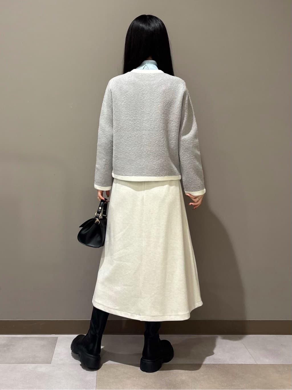KEIKOさんの「INDIVI｜【ミニブークレ素材】ジャケットライクカーディガン」を使ったコーディネート