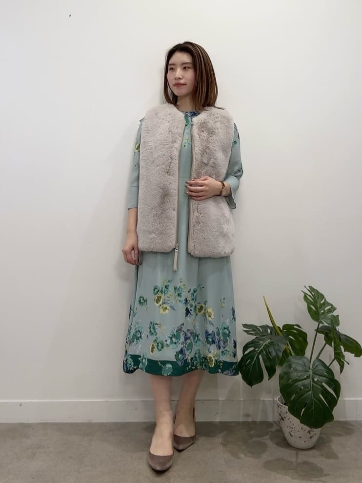 Suma Una本部スタッフさんの「SunaUna｜【3色展開】フェイクファーベスト」を使ったコーディネート