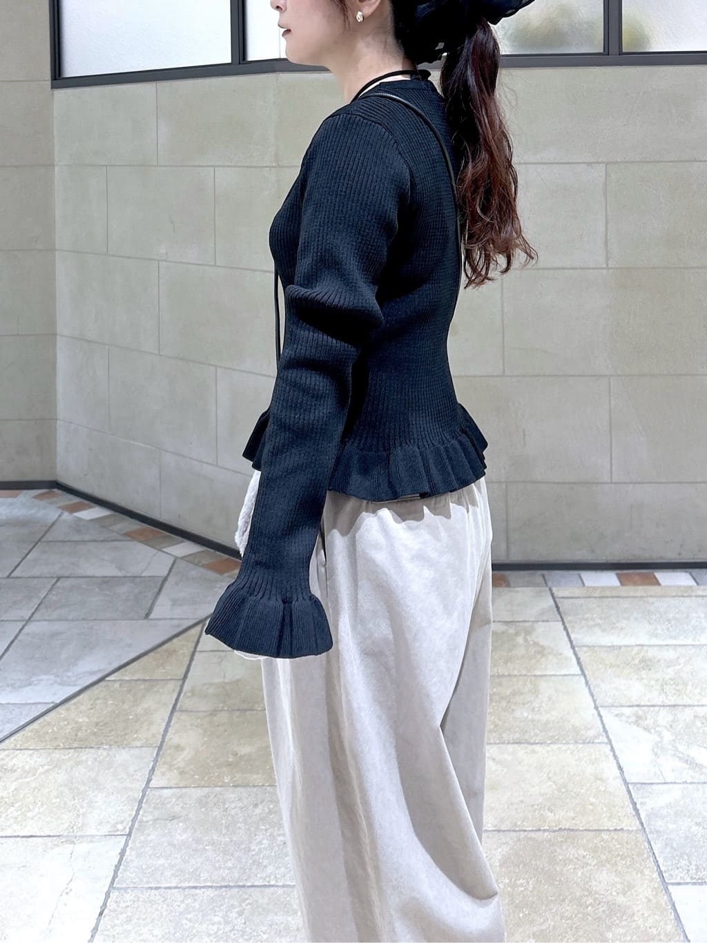 よねさんの「INDIVI｜レースストレッチカットソー」を使ったコーディネート