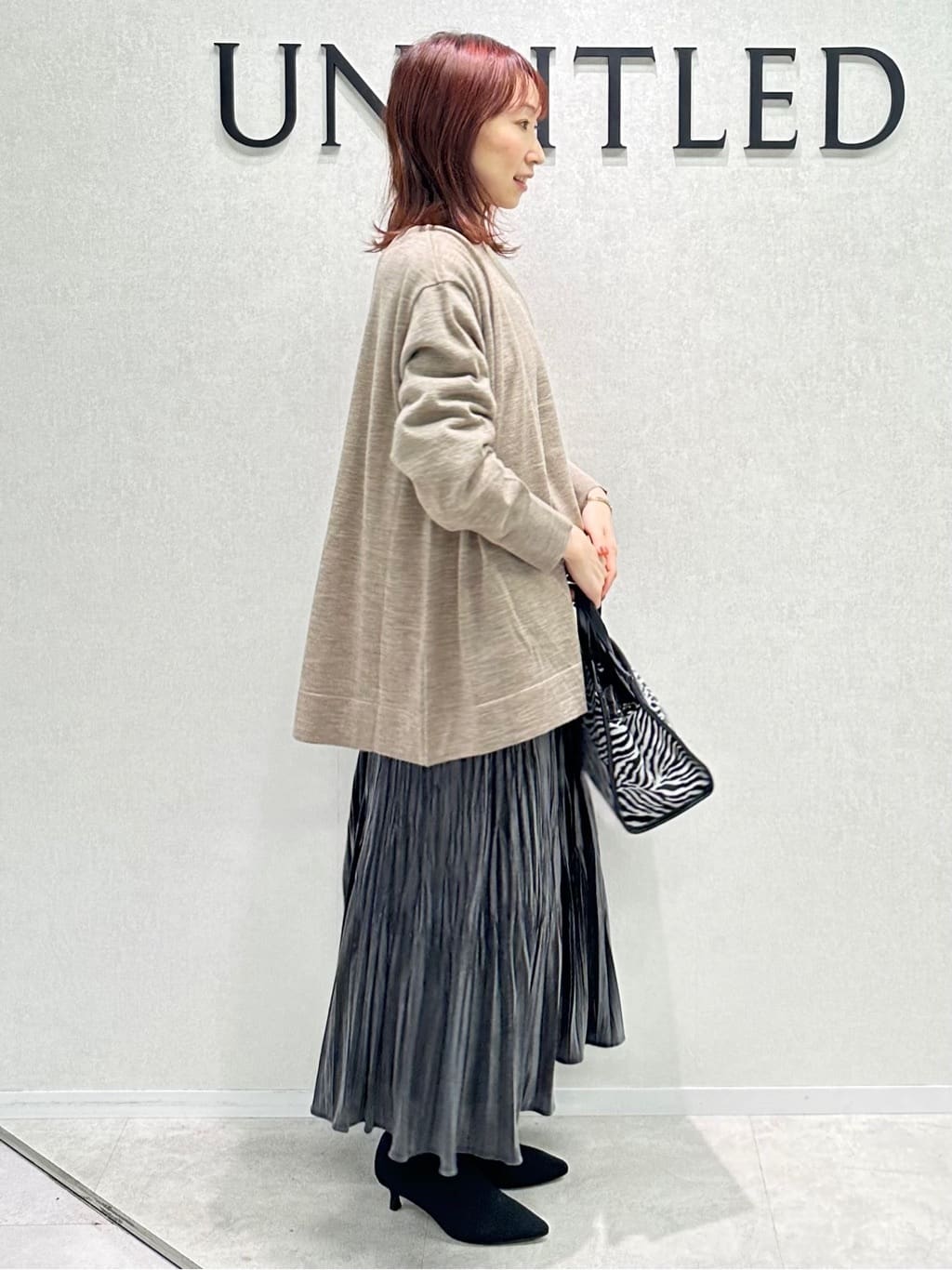 Miwaさんの「UNTITLED｜【アンサンブル可/洗える】シルクウールカシミヤ ドルマンスリーブニット」を使ったコーディネート