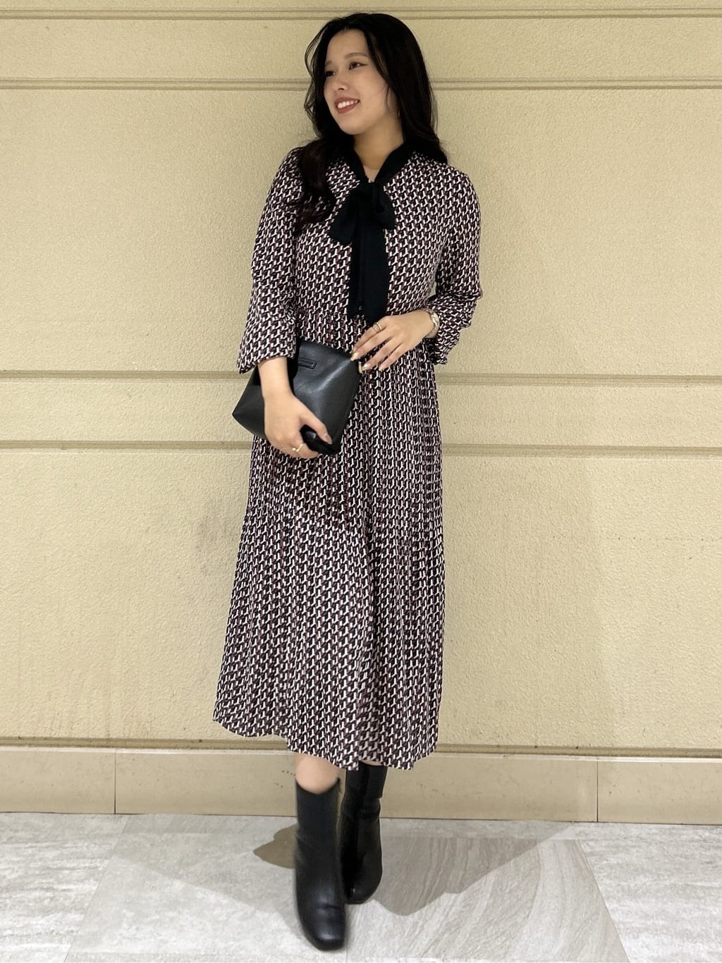 Momokaさんの「COUP DE CHANCE｜【リボン取り外し可】幾何柄プリーツワンピース」を使ったコーディネート