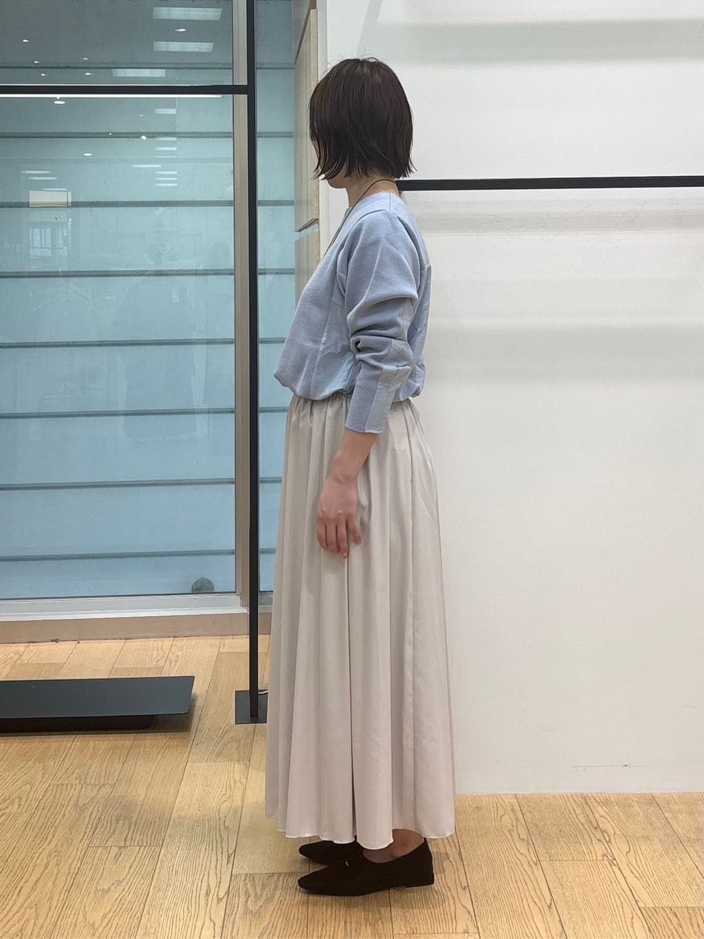 asamiさんの「INDIVI｜【洗える／選べる8色】トーンアップニット」を使ったコーディネート