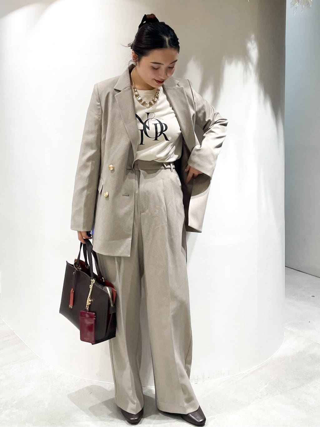 かりんさんの「OPAQUE.CLIP｜ロングロゴTシャツ【洗濯機OK】」を使ったコーディネート