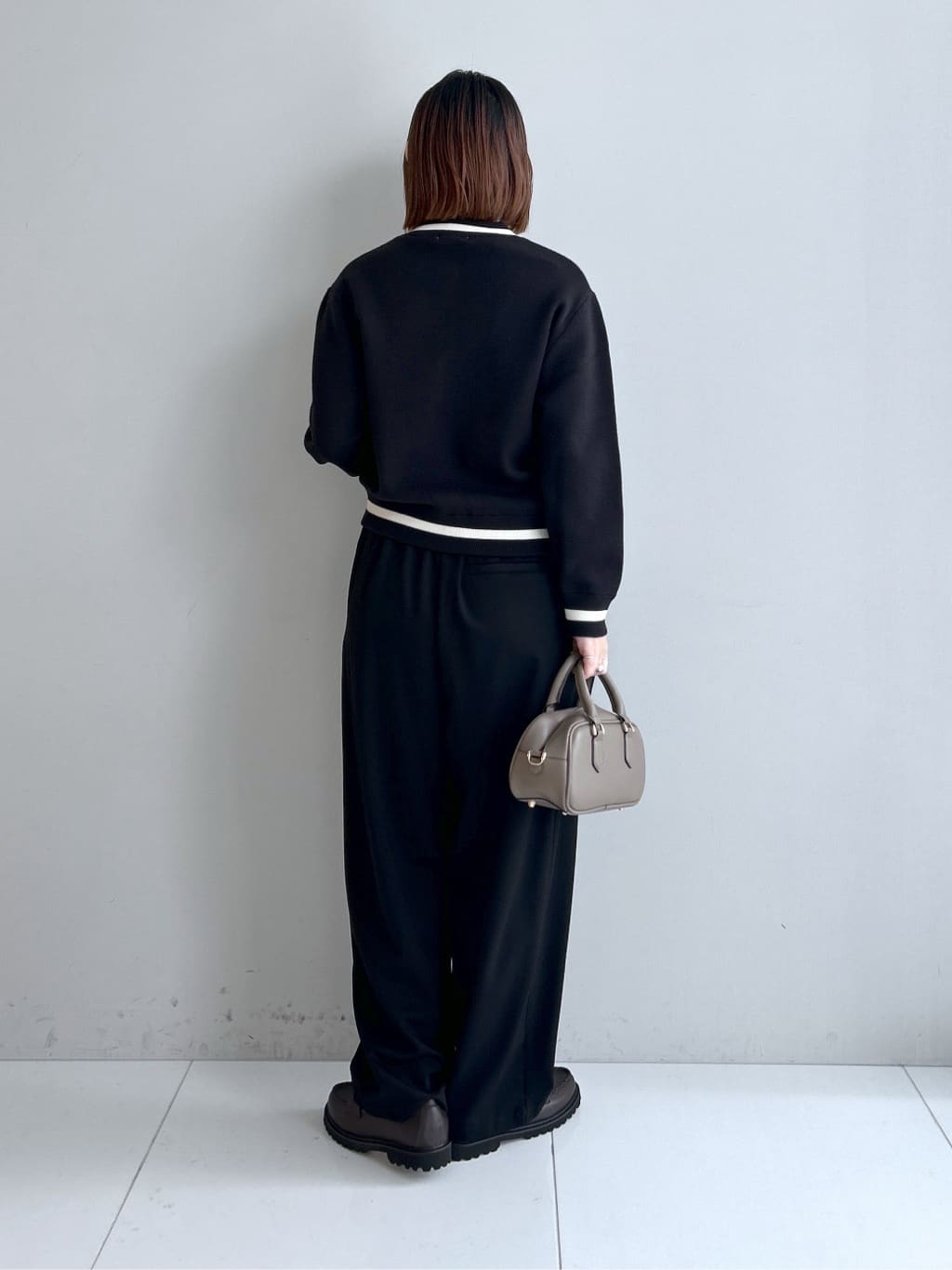 Hirokaさんの「Dessin｜【洗える】カーヴィパンツ」を使ったコーディネート
