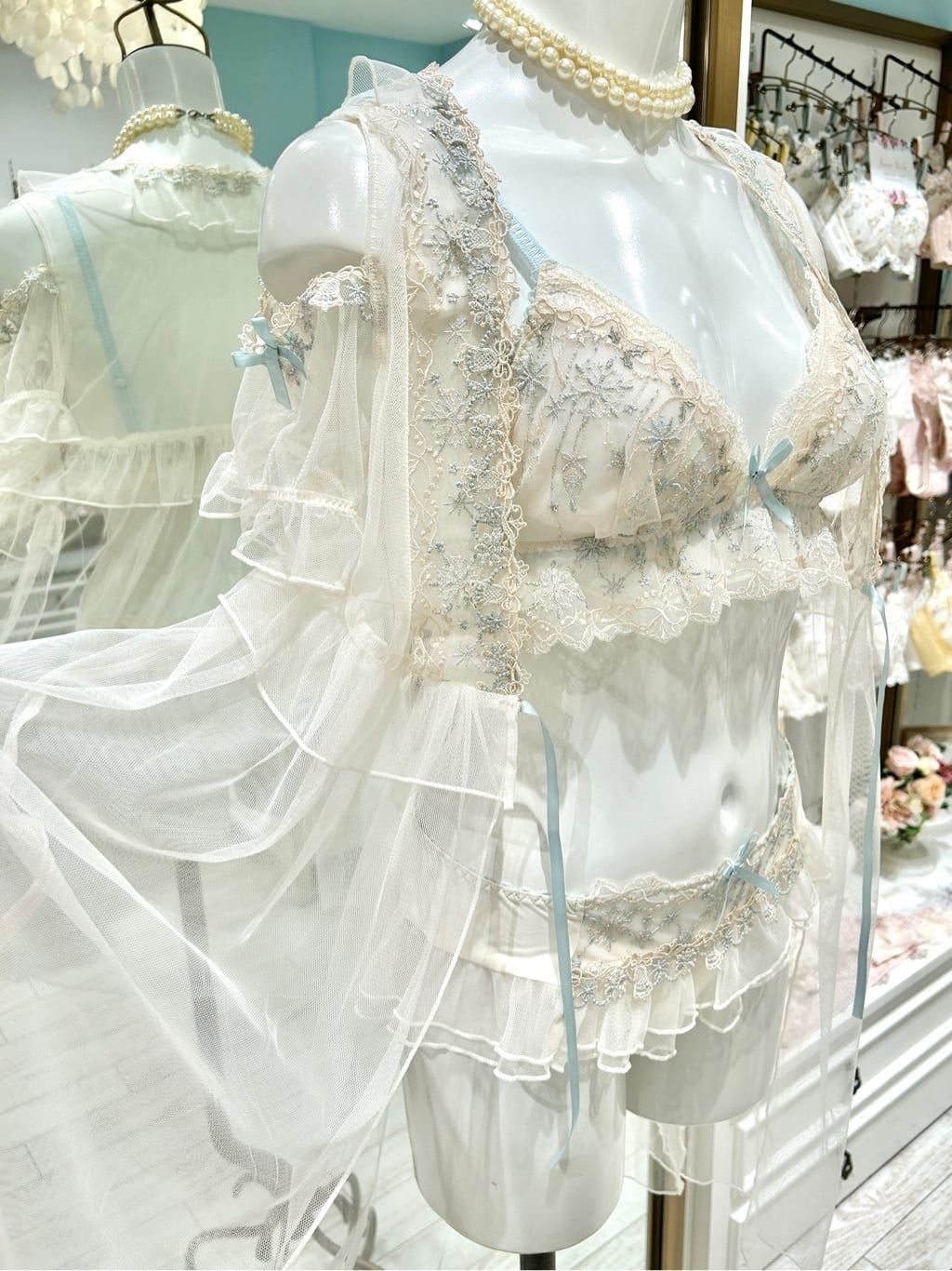ichiさんの「Risa Magli｜【ルビー】 ブラジャー （B-C） ＜Side Shape（サイドシェイプ）＞」を使ったコーディネート