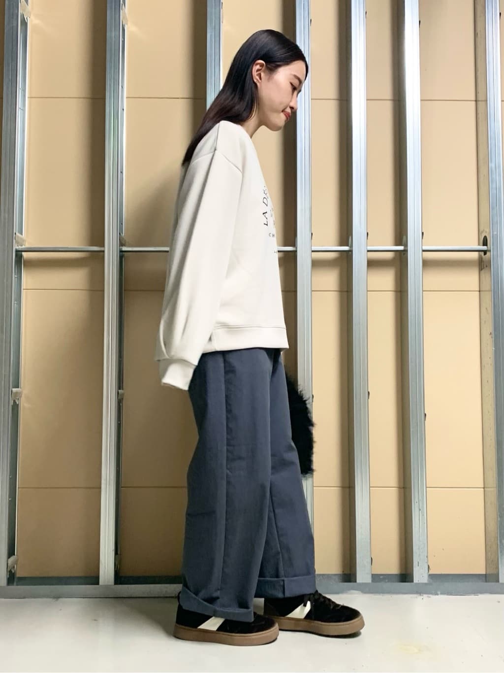 sahoさんの「THE SHOP TK｜ワイドチノパンツ【洗える】」を使ったコーディネート