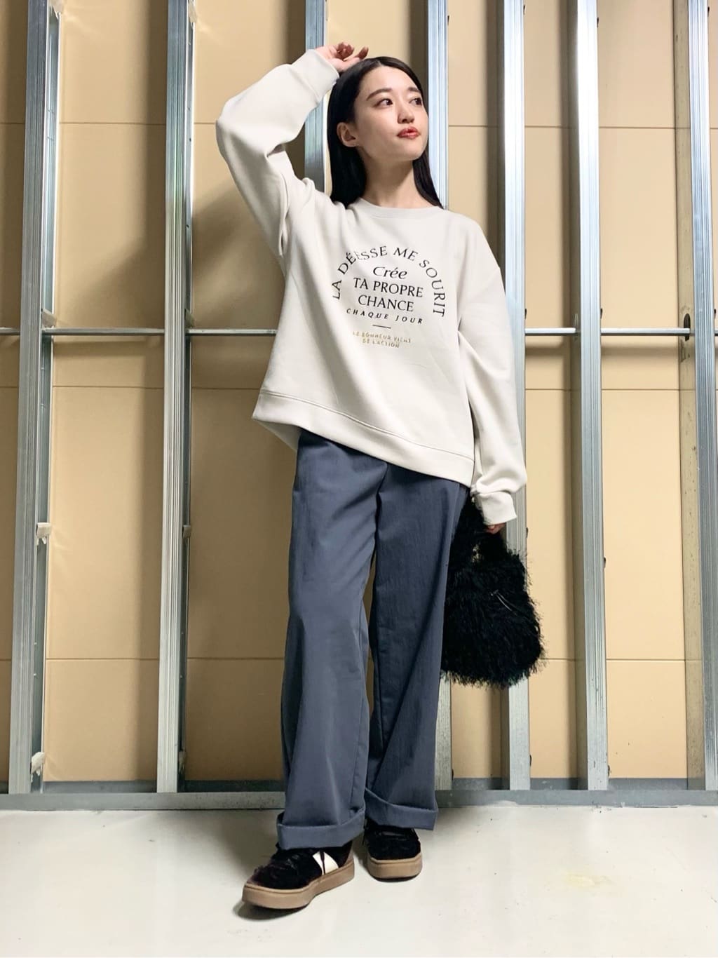 sahoさんの「THE SHOP TK｜ワイドチノパンツ【洗える】」を使ったコーディネート