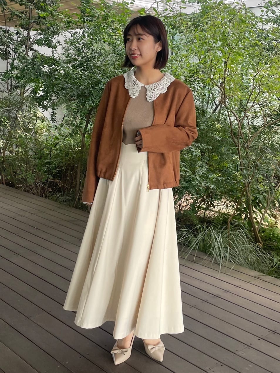 abeさんの「Couture brooch｜【通勤・大人上品】スエード調ダンボール ノーカラージャケット」を使ったコーディネート