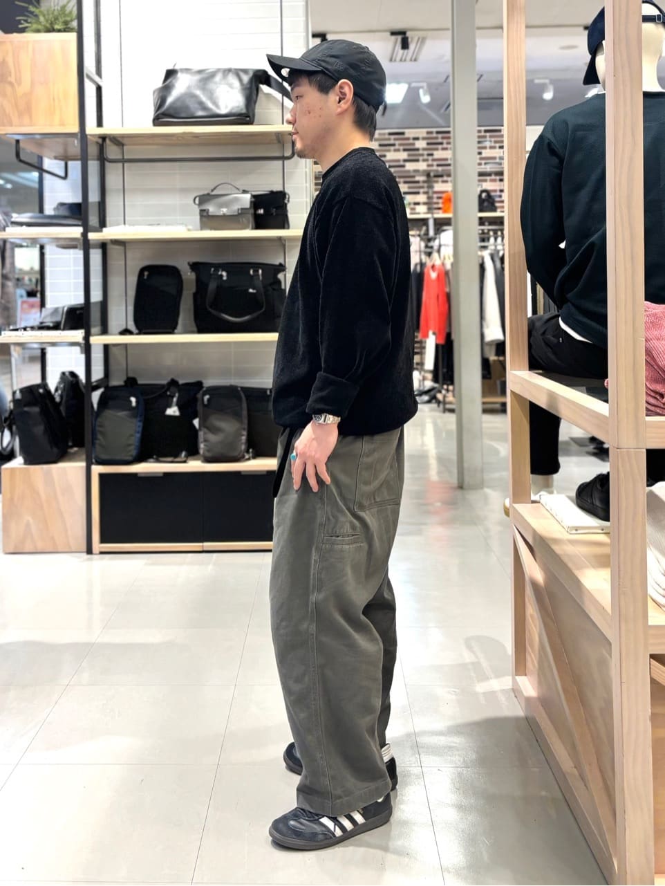 タニさんの「THE SHOP TK｜【触れるたびに心地良い】ライトモールニット　洗濯機OK/ユニセックスでおすすめ！」を使ったコーディネート