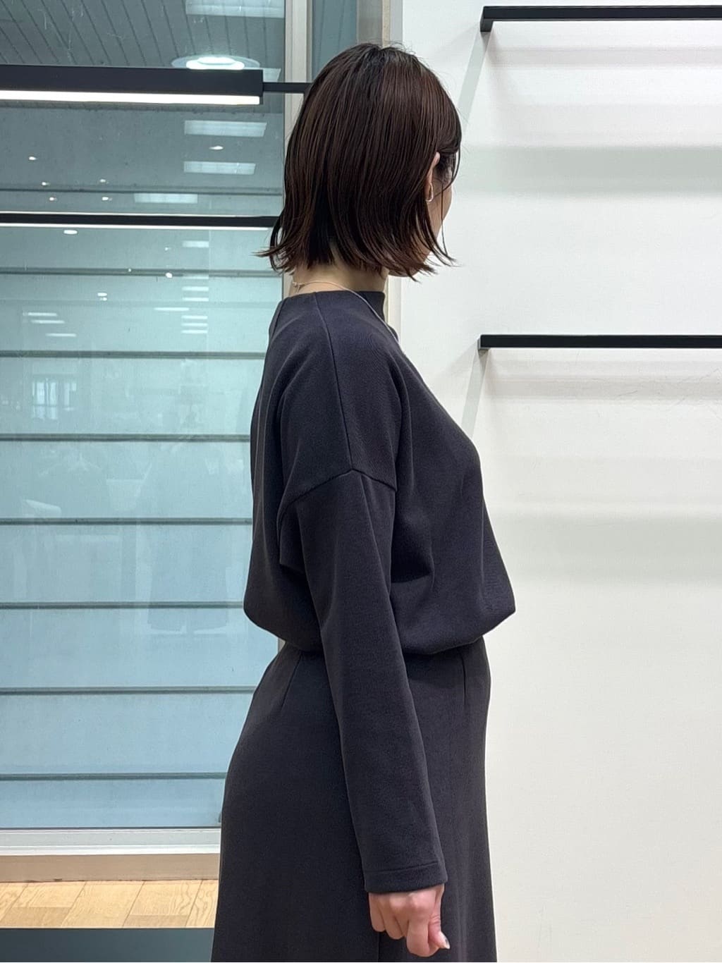 asamiさんの「INDIVI｜【SETUP可能／洗える／UVケア】ライトジャージ ボトルネックトップス」を使ったコーディネート