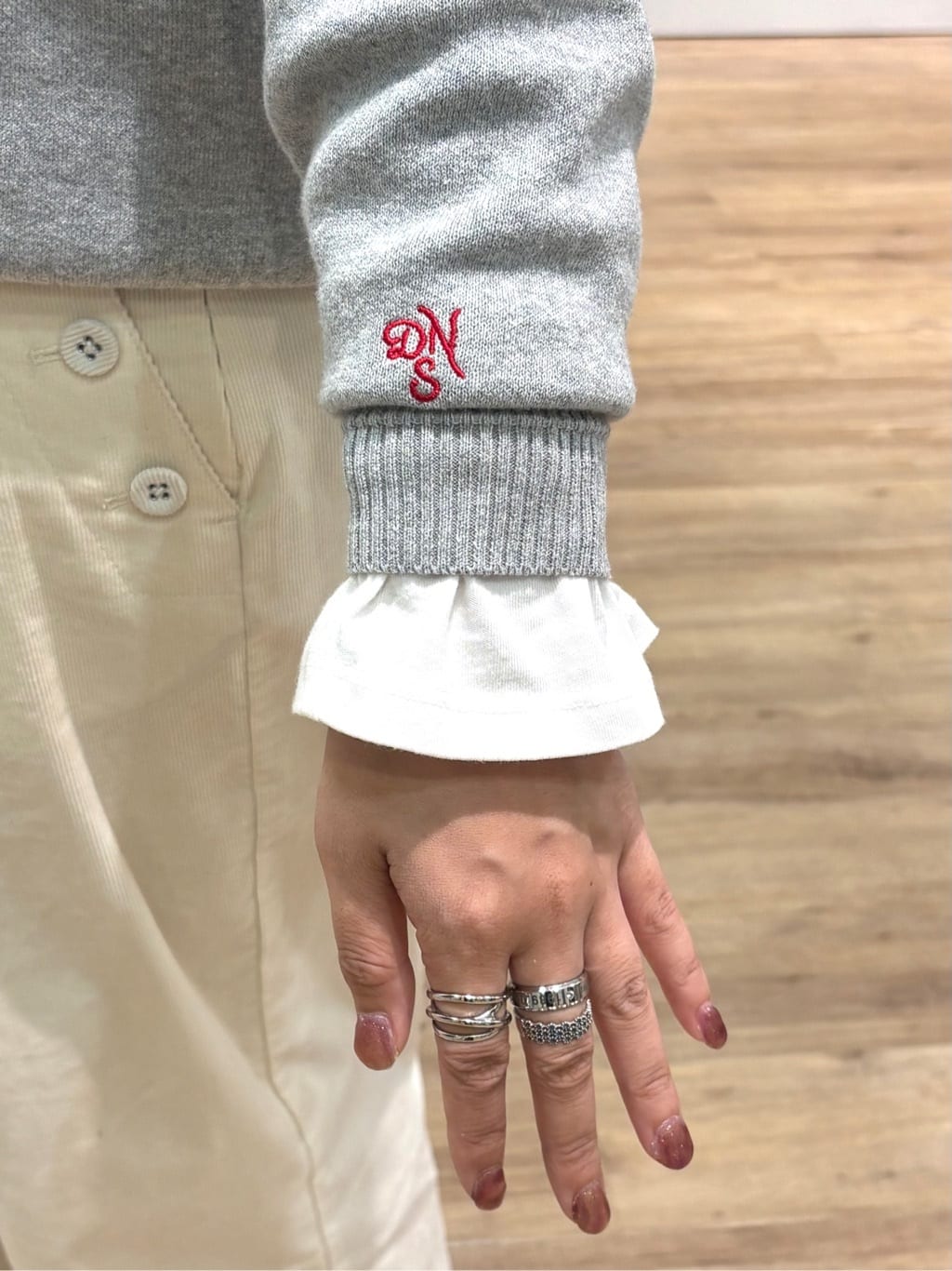 tomokoさんの「Dessin｜【洗える】刺繍入りジャカードニット」を使ったコーディネート