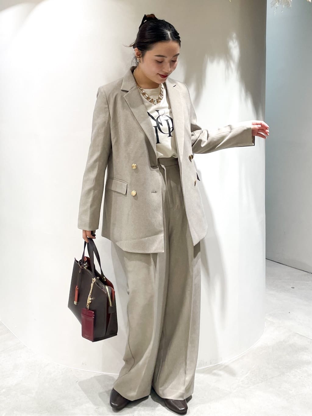 かりんさんの「OPAQUE.CLIP｜ロングロゴTシャツ【洗濯機OK】」を使ったコーディネート