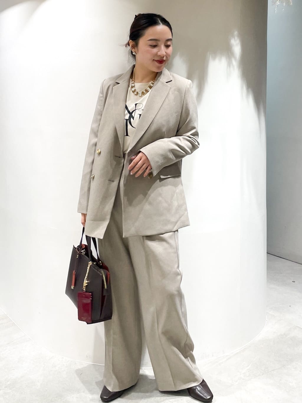 かりんさんの「OPAQUE.CLIP｜ロングロゴTシャツ【洗濯機OK】」を使ったコーディネート