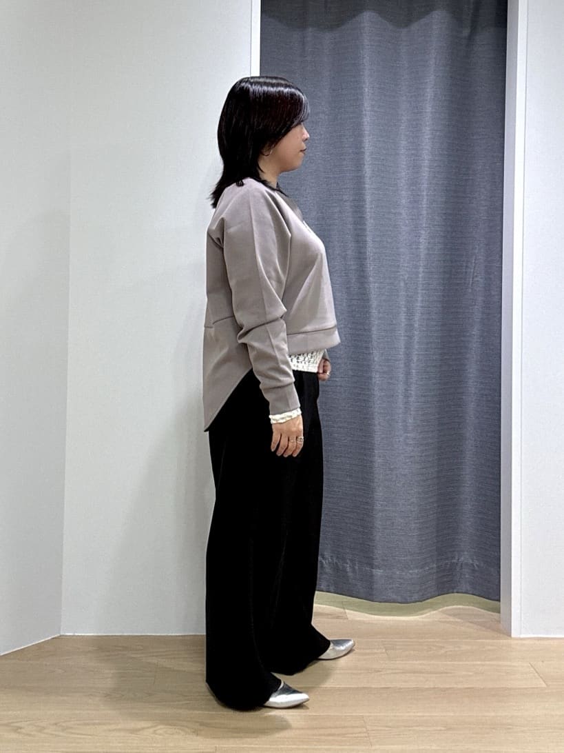 Akiさんの「INDIVI｜Comfy SET UP｜イージーストレートワイドパンツ【セットアップ対応／通勤/カセット服】」を使ったコーディネート