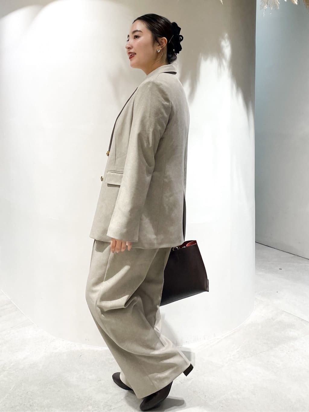 かりんさんの「OPAQUE.CLIP｜ロングロゴTシャツ【洗濯機OK】」を使ったコーディネート