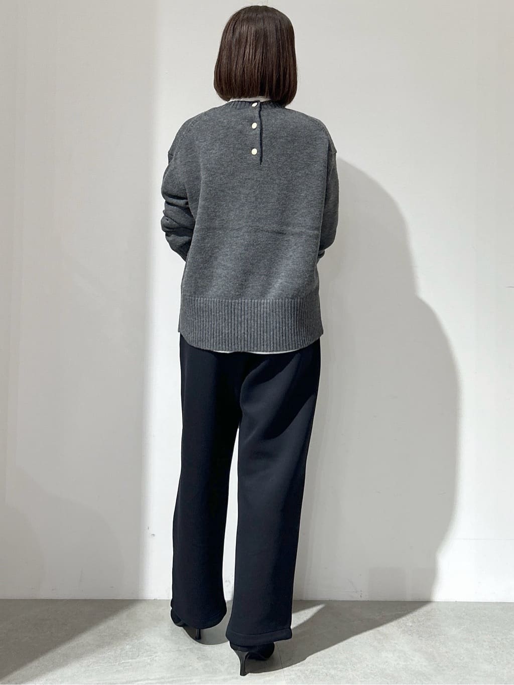 NAKAさんの「OPAQUE.CLIP｜イージーカーブワイドパンツ【洗濯機OK】」を使ったコーディネート