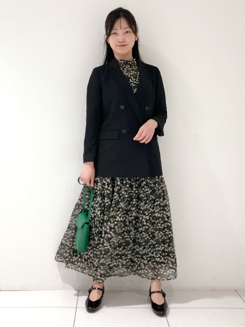 momokoさんの「INDIVI｜【軽く羽織れる！】ダブルジャケット」を使ったコーディネート