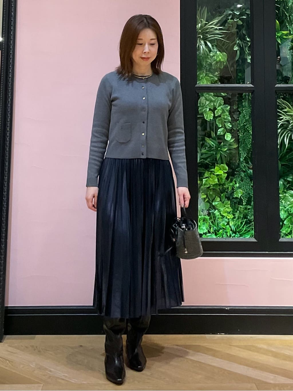 maruさんの「DRESSTERIOR｜◆【洗える/ストレッチ性/オンオフ】箔プリントプリーツスカート」を使ったコーディネート