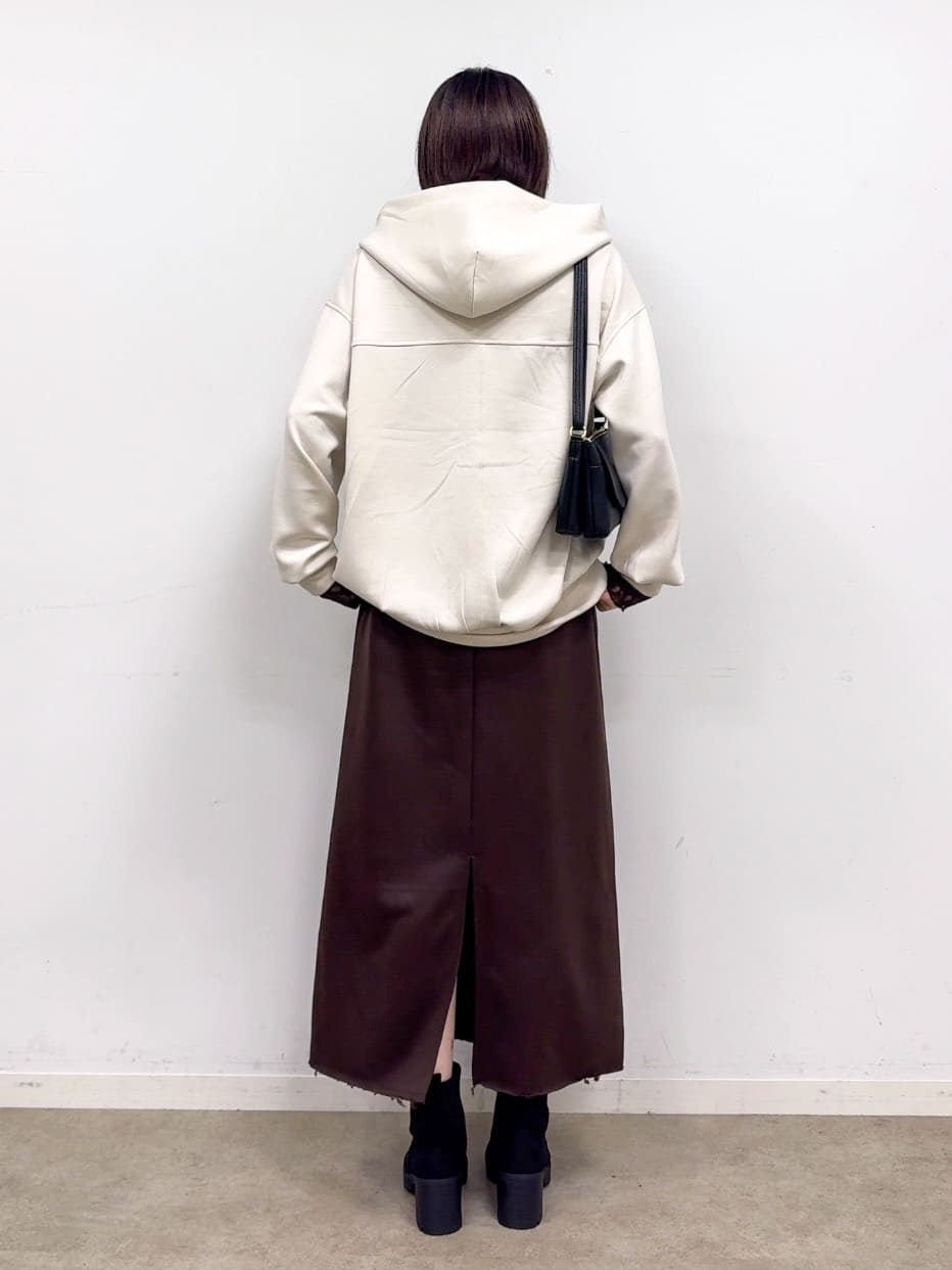 𝐜𝐡𝐢𝐤𝐚さんの「SHOO･LA･RUE｜【S-LL】上品なレースハイネックトップス」を使ったコーディネート