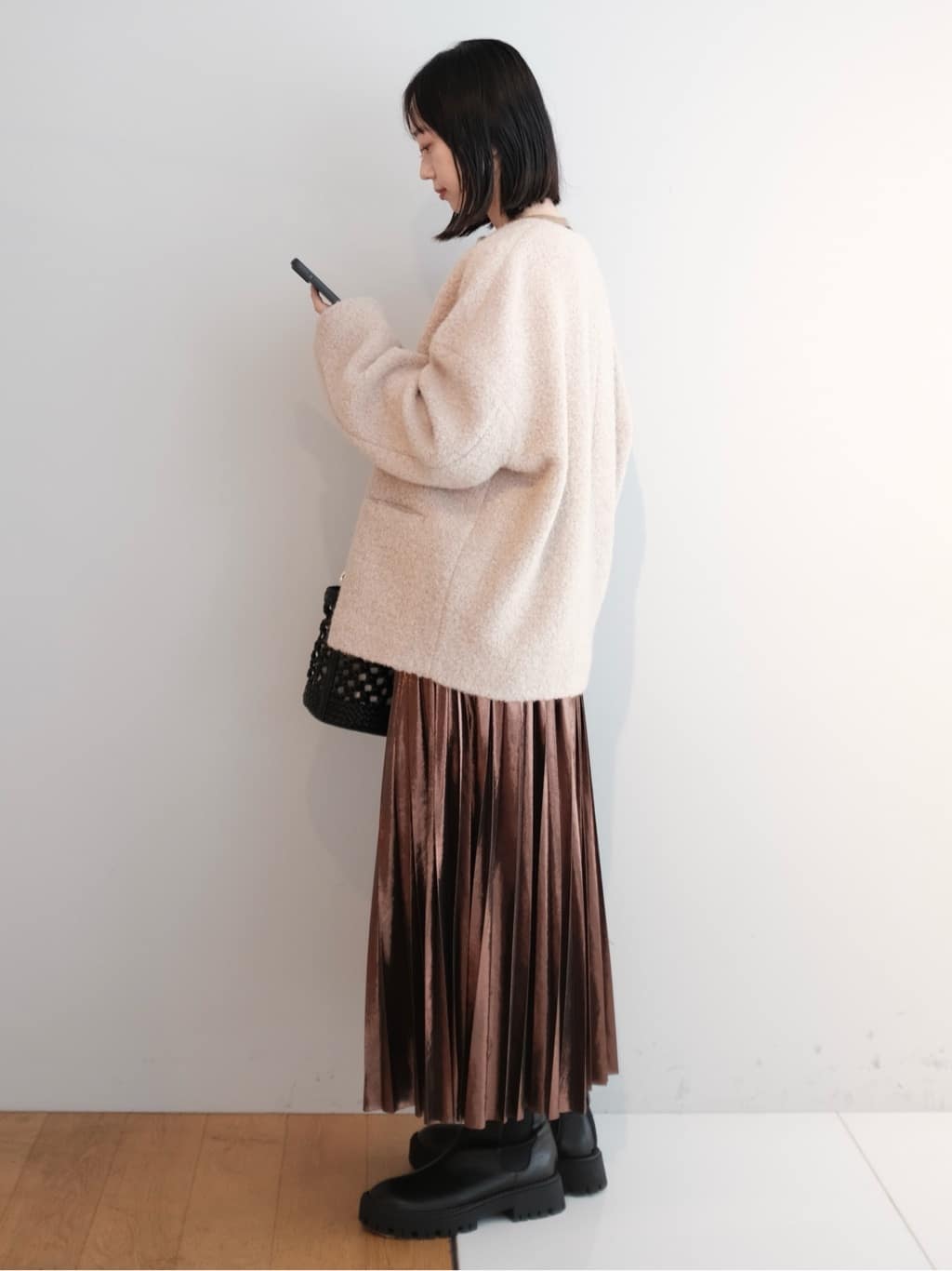 Kishimotoさんの「DRESSTERIOR｜◆ループヤーンショートジャケット」を使ったコーディネート