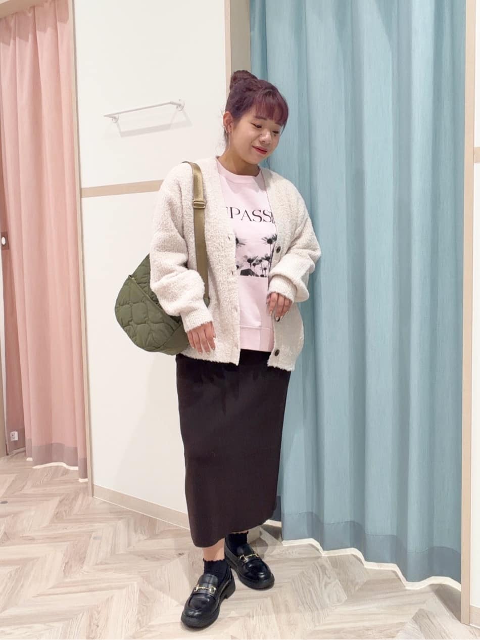 まちゃんなちゃんさんの「SHOO･LA･RUE｜グラフィックアソート裏毛スウェット」を使ったコーディネート