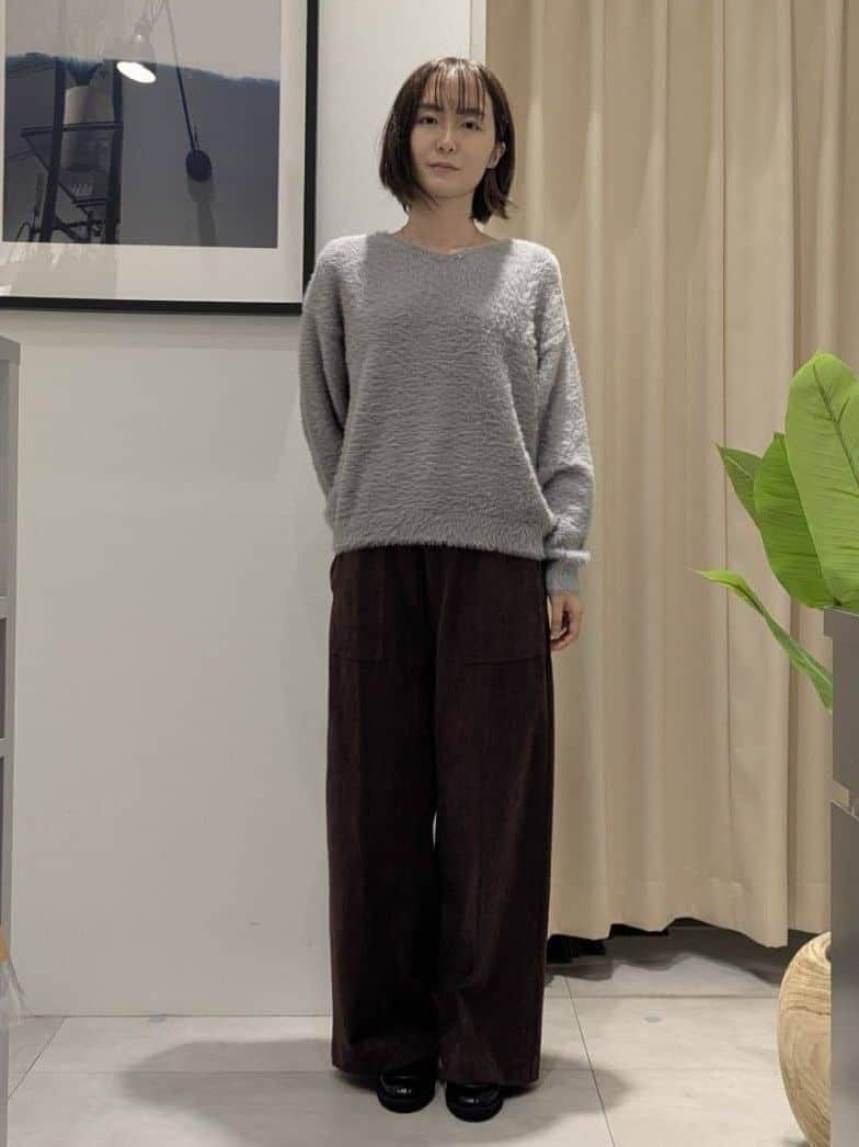 なめさんの「THE SHOP TK｜【華やかで柔らか】ふわふわフェザーニット/洗える・前後2WAY」を使ったコーディネート