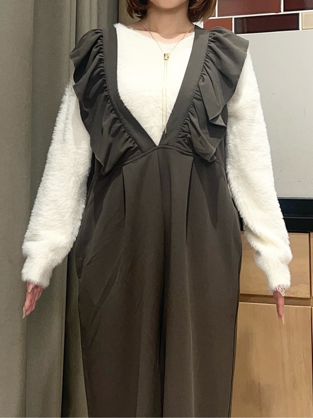かのさんの「THE SHOP TK｜【華やかで柔らか】ふわふわフェザーニット/洗える・前後2WAY」を使ったコーディネート