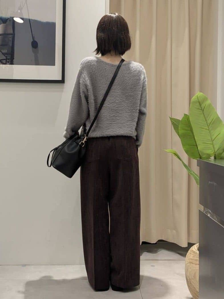 なめさんの「THE SHOP TK｜【華やかで柔らか】ふわふわフェザーニット/洗える・前後2WAY」を使ったコーディネート