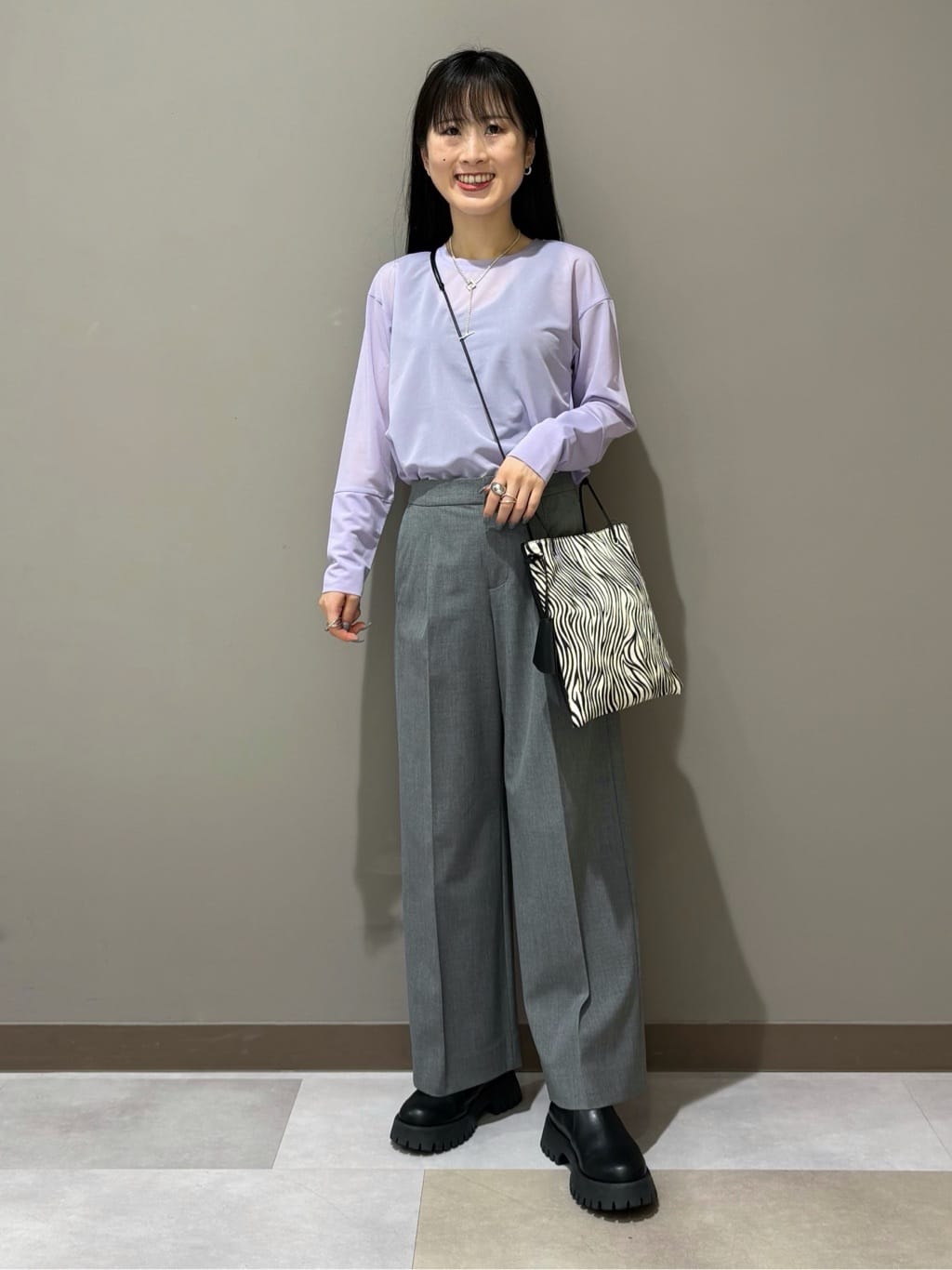 KEIKOさんの「INDIVI｜ストレッチシアーロングTシャツ」を使ったコーディネート