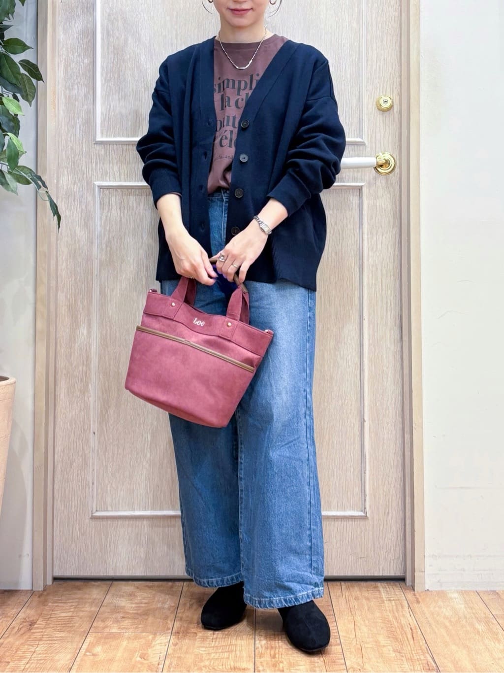 なみさんの「SHOO･LA･RUE｜【洗える/毛玉レス】表面がきれいなVネックカーディガン」を使ったコーディネート