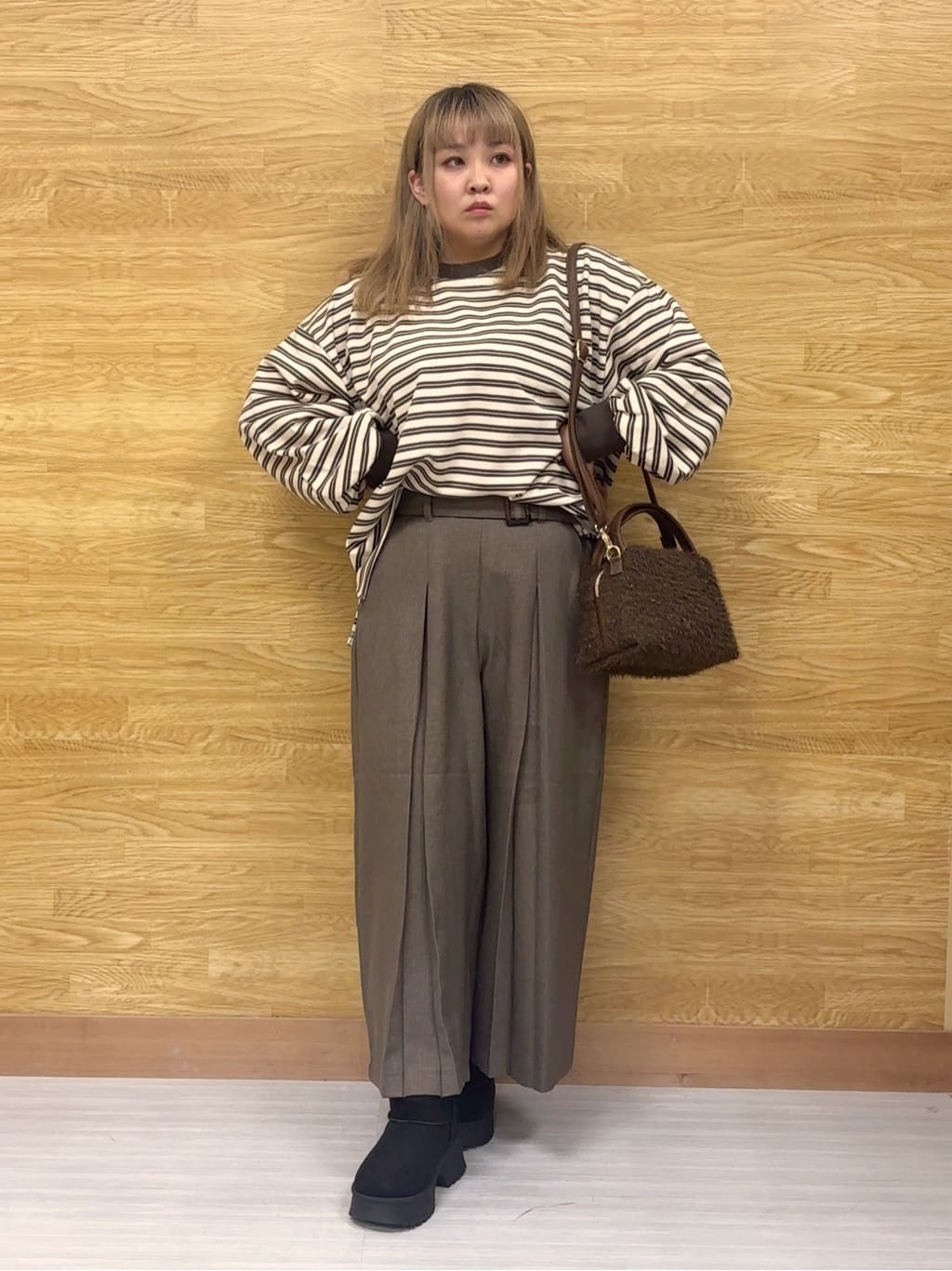 ぁむさんの「SHOO･LA･RUE｜【撥水/あったか】たっぷり着られる 中綿モンスターショートコート」を使ったコーディネート