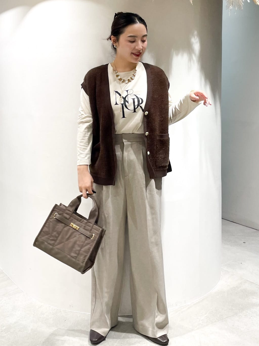 かりんさんの「OPAQUE.CLIP｜ロングロゴTシャツ【洗濯機OK】」を使ったコーディネート