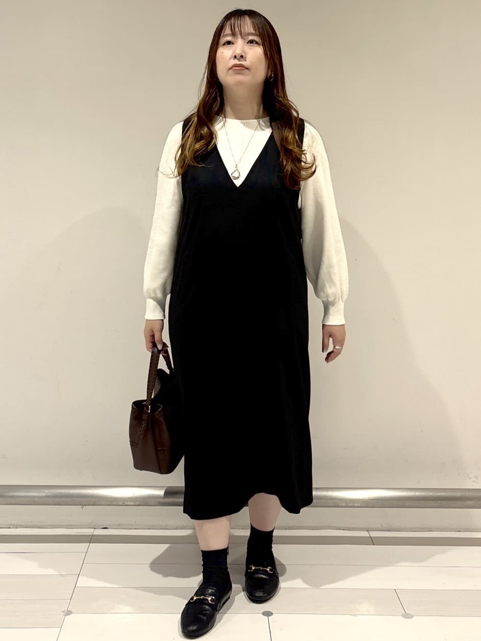 nakamuraさんの「Reflect｜【すっきりシルエット】スエードライクジャンパースカ―ト」を使ったコーディネート