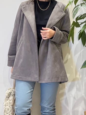 misakiさんの「SHOO･LA･RUE｜【S-LL】上品さを纏う やわらかフェイクスエード ミドル丈ブルゾン」を使ったコーディネート