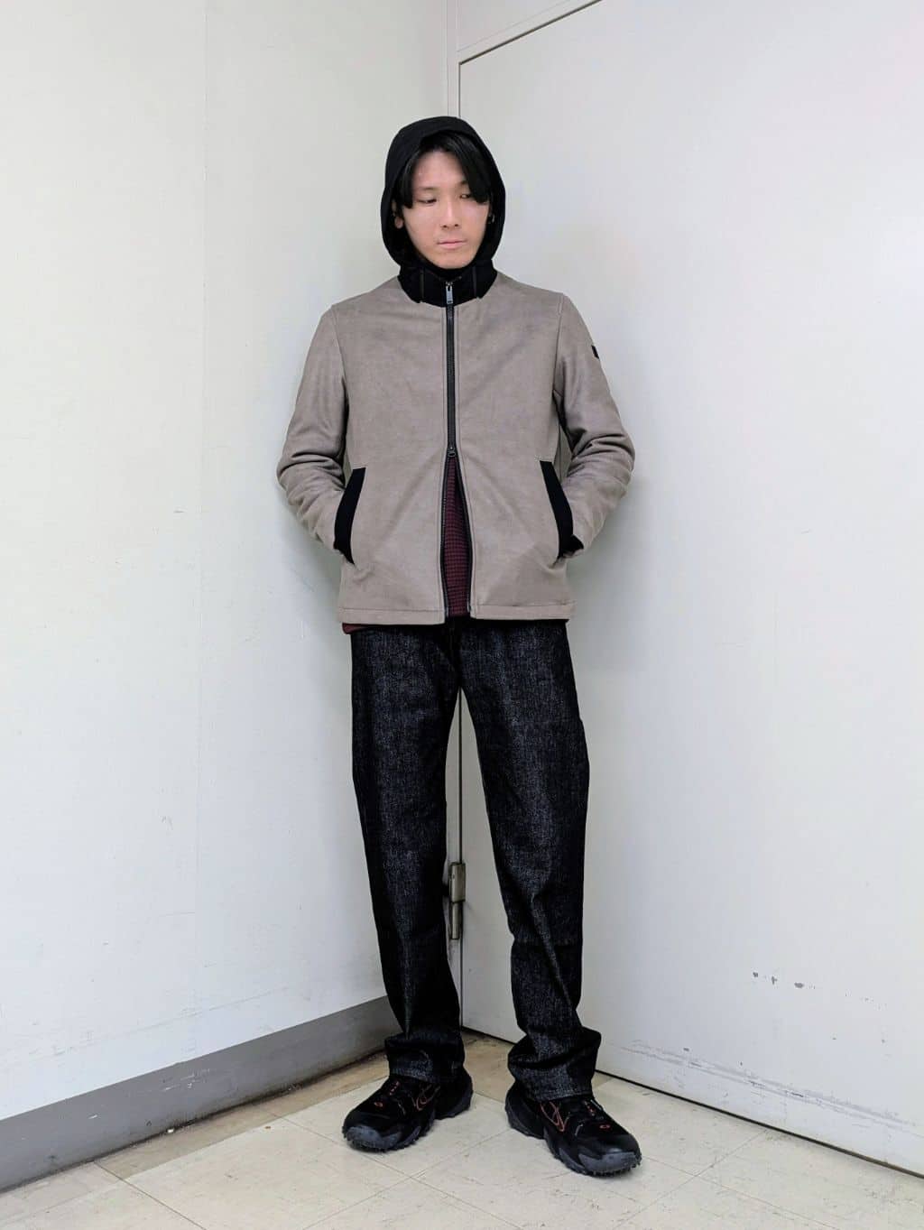 ryoさんの「TAKEO KIKUCHI｜【JUST ONE LAYER】ダウンファブリック ジップアップ フード ブルゾン」を使ったコーディネート