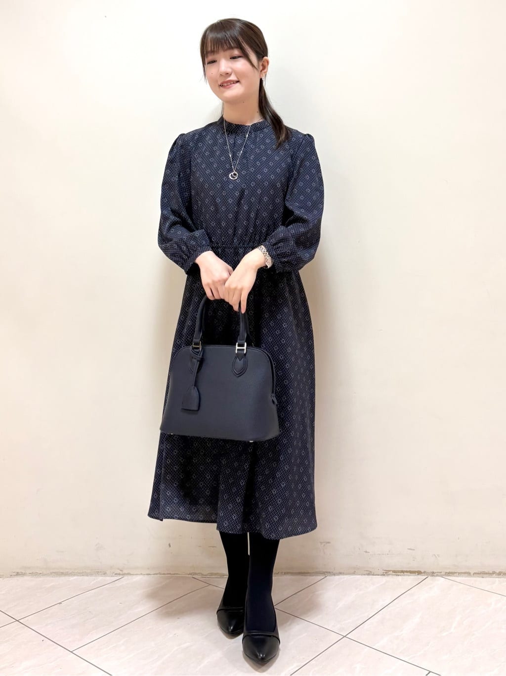 mikiさんの「Reflect｜【きちんと見え／通勤／セレモニーにおすすめ◎】ドット&times;ダイヤ柄ワンピース」を使ったコーディネート