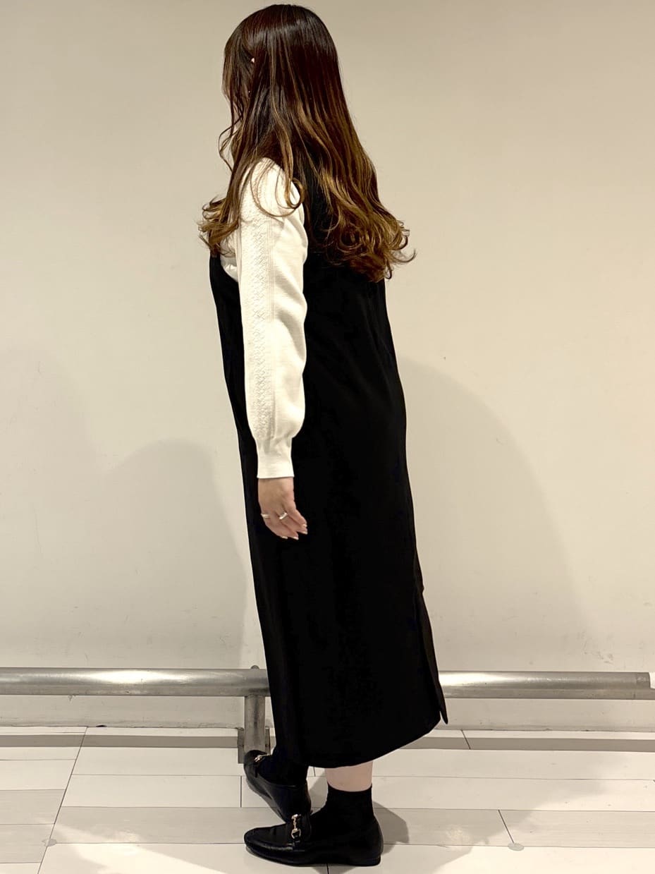 nakamuraさんの「Reflect｜【すっきりシルエット】スエードライクジャンパースカ―ト」を使ったコーディネート
