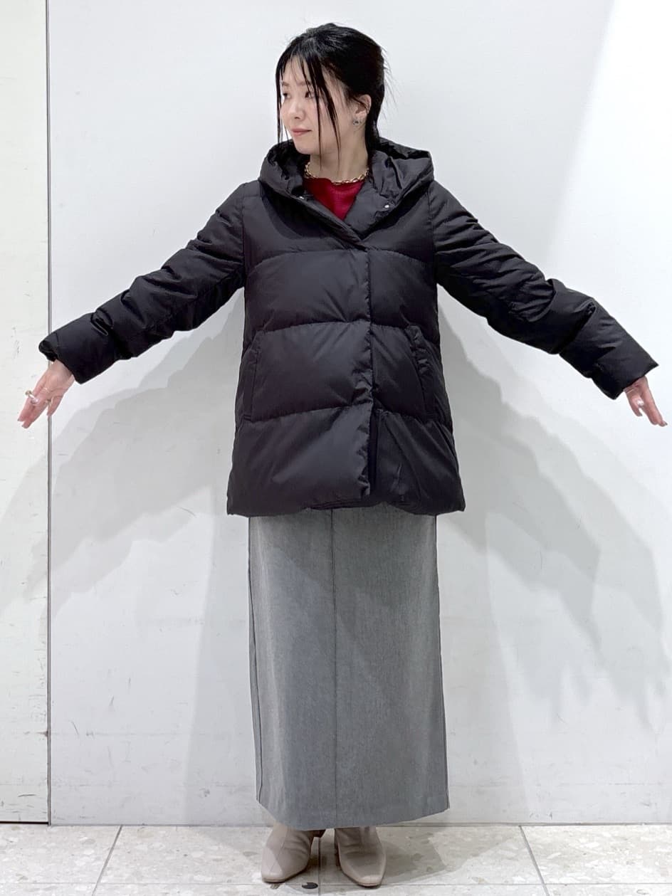 mameさんの「OPAQUE.CLIP｜撥水フードミドルダウンコート【防風／抗菌防臭／洗濯機OK】《S～LL》」を使ったコーディネート