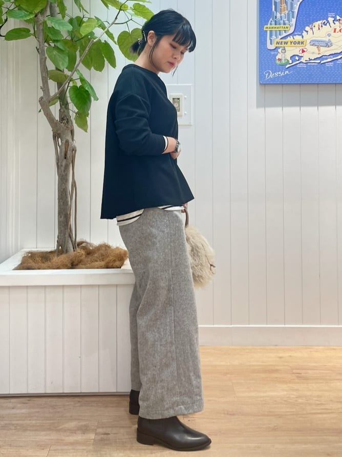 mikaさんの「Dessin｜【選べる首元デザイン/洗える】クルーネックロングTシャツ」を使ったコーディネート