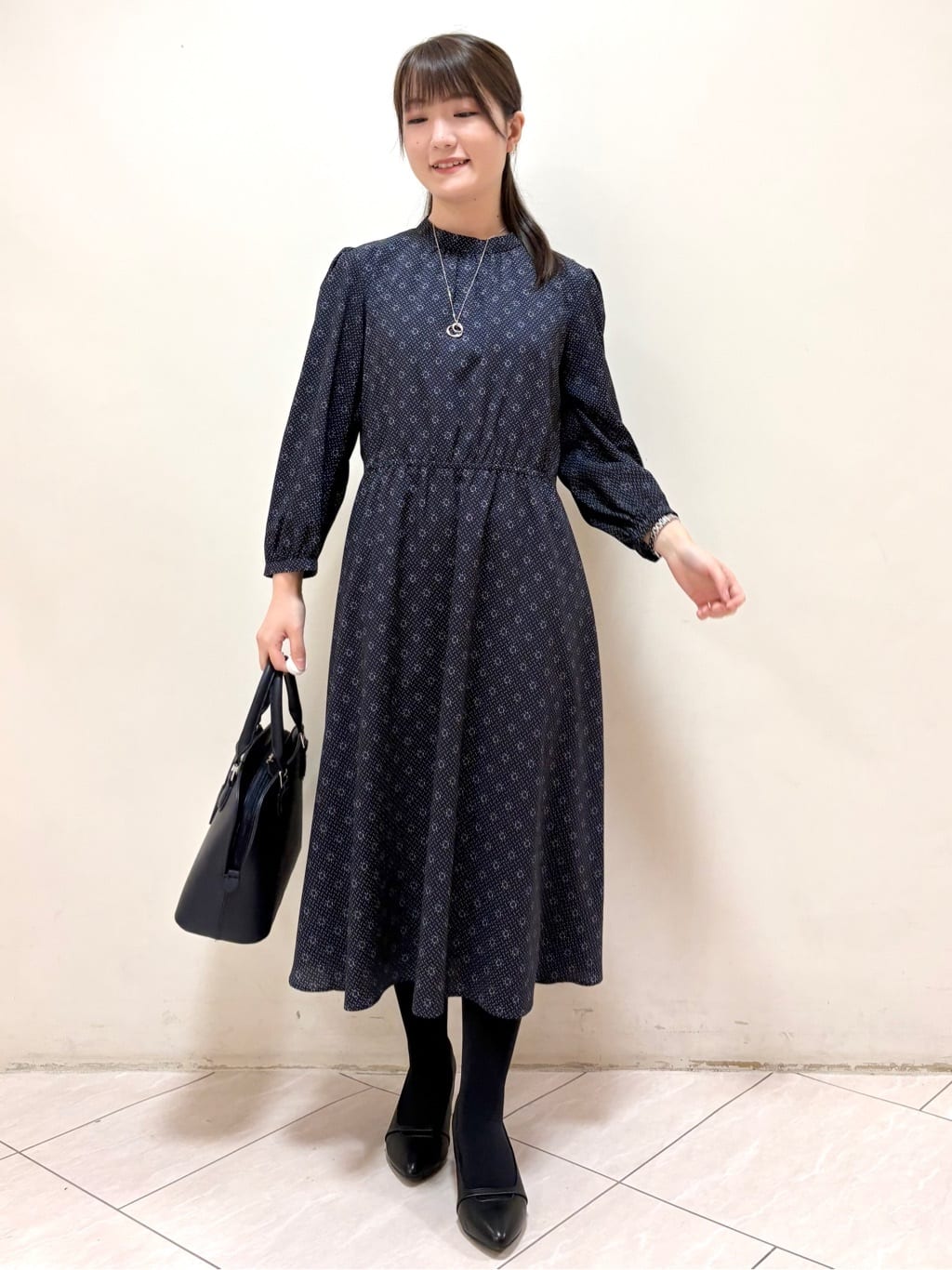 mikiさんの「Reflect｜【きちんと見え／通勤／セレモニーにおすすめ◎】ドット&times;ダイヤ柄ワンピース」を使ったコーディネート