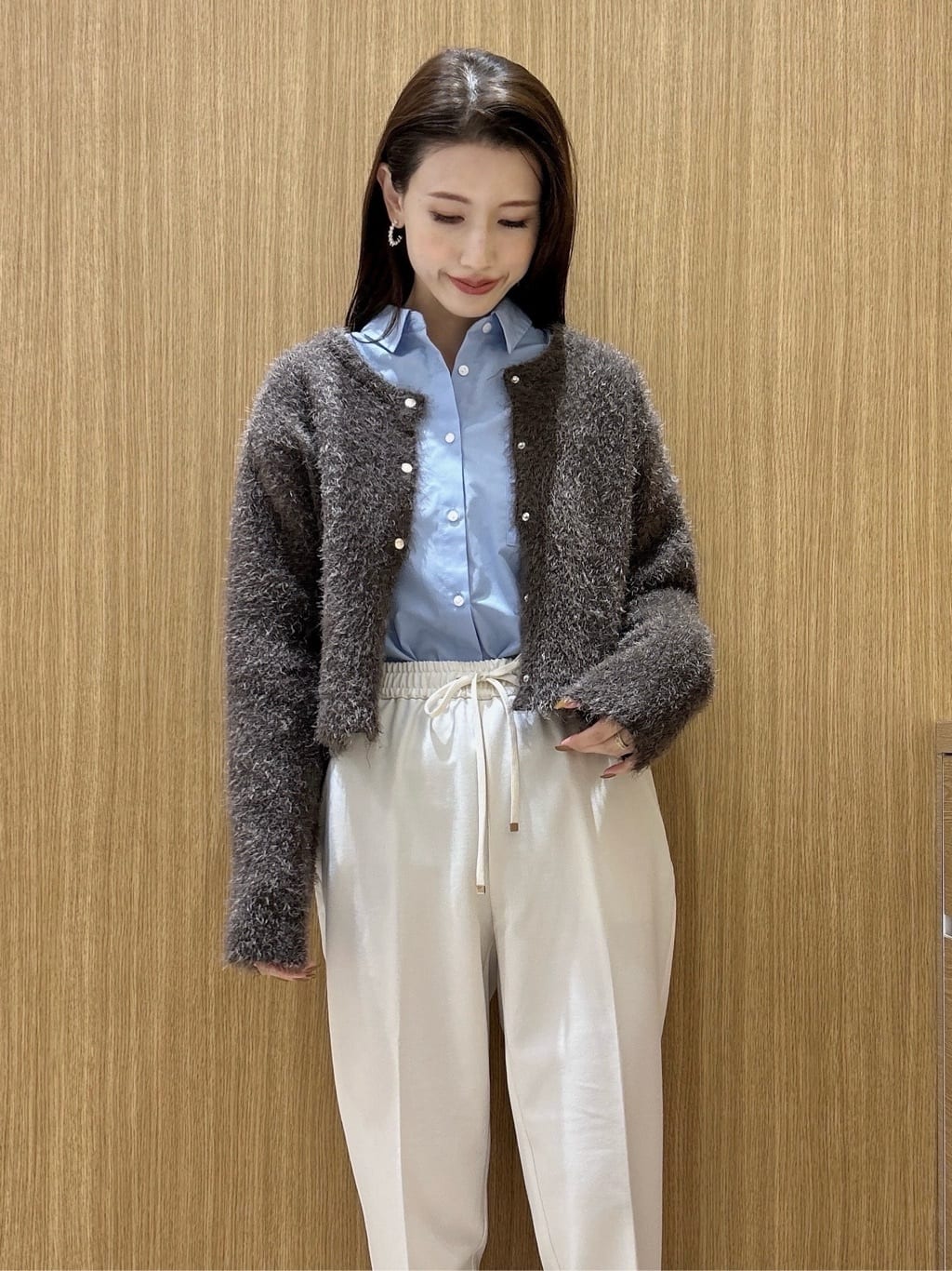 maiさんの「OPAQUE.CLIP｜シャギーショートカーディガン【洗濯機OK】《6col》」を使ったコーディネート