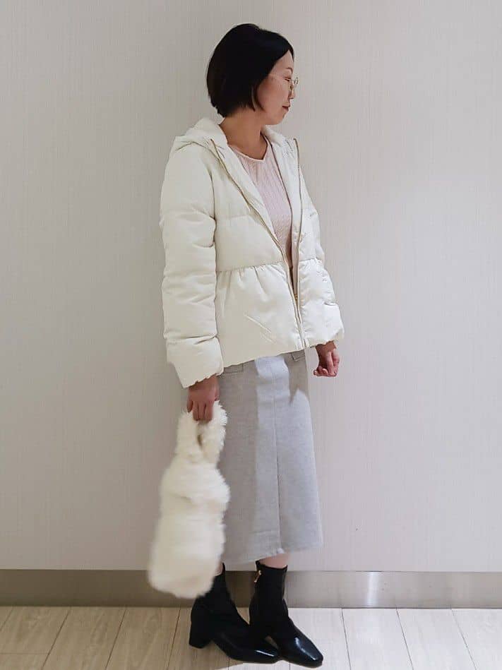 KaHoさんの「index｜KAWADAダウンペプラムショートコート【撥水／洗濯機OK／静電気防止裏地】」を使ったコーディネート