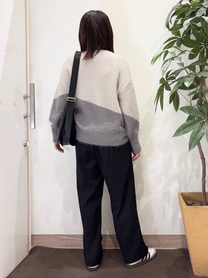 宗形さんの「SHOO･LA･RUE｜【洗濯機可/S-LL/高レビュー】上品シルエットで美しい イージーワイドパンツ」を使ったコーディネート